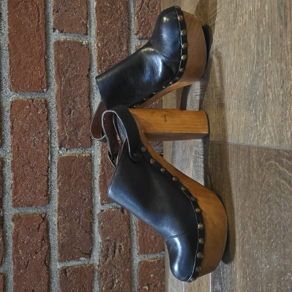Jeffrey Campbell Woodies Platform Shoe - Picture 3 of 13